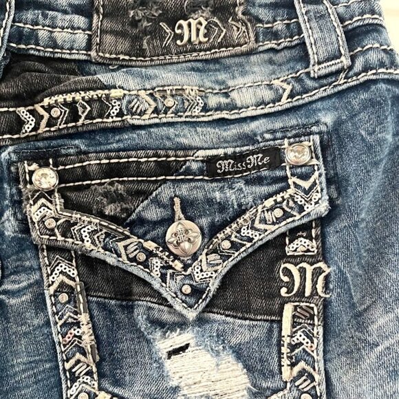 Mid Rise Straight Legged Miss Me Jeans - Picture 1 of 5